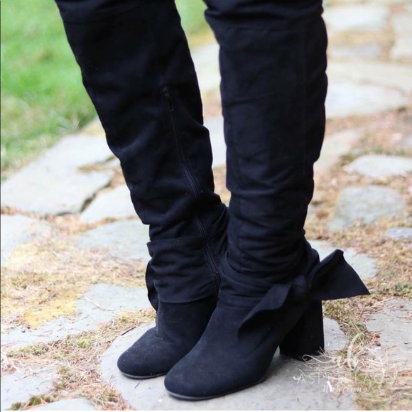 Black Over The Knee Oversize Bow Slouchy Boots - Picture 2 of 5